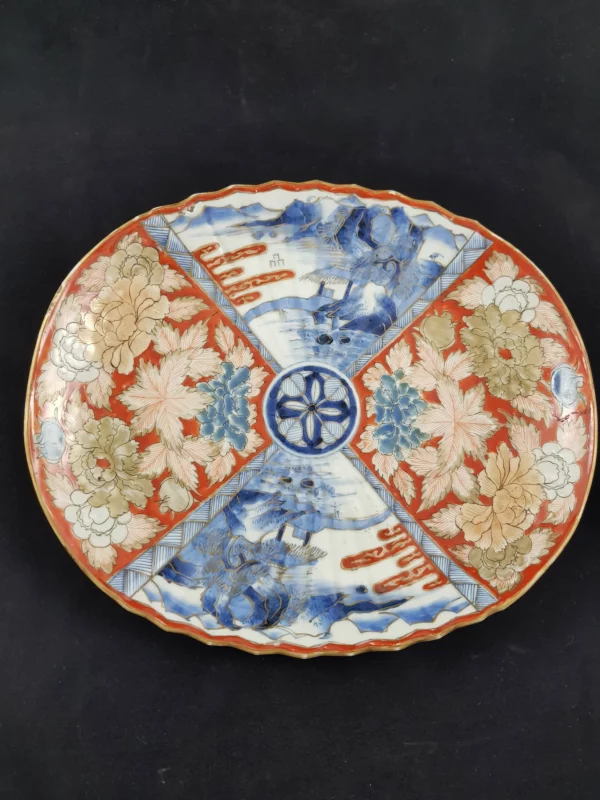 IMARI - Assiette en porcelaine, époque Edo, période Qianlong (1736-1795)