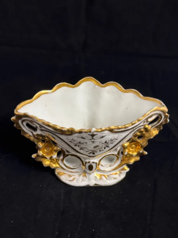 Coupe de la Mariée en Porcelaine Ajourée – Image 4