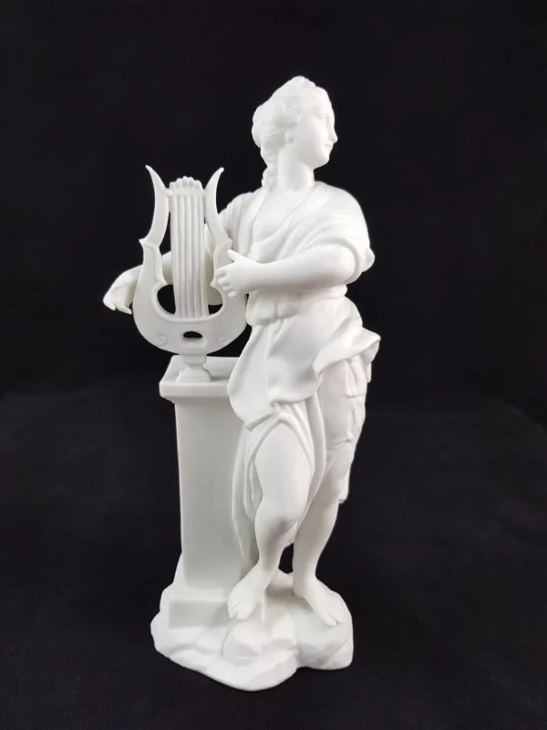 RUDOLSTADT VOLKSTEDT - Femme à la harpe, en biscuit